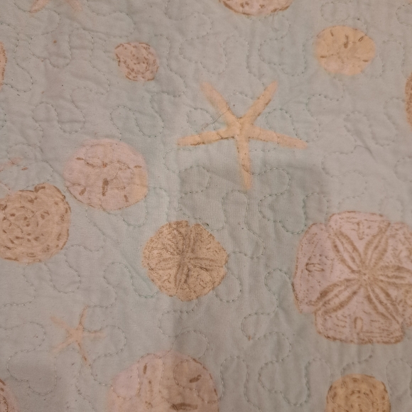 Quilt - Picture 3 of 8